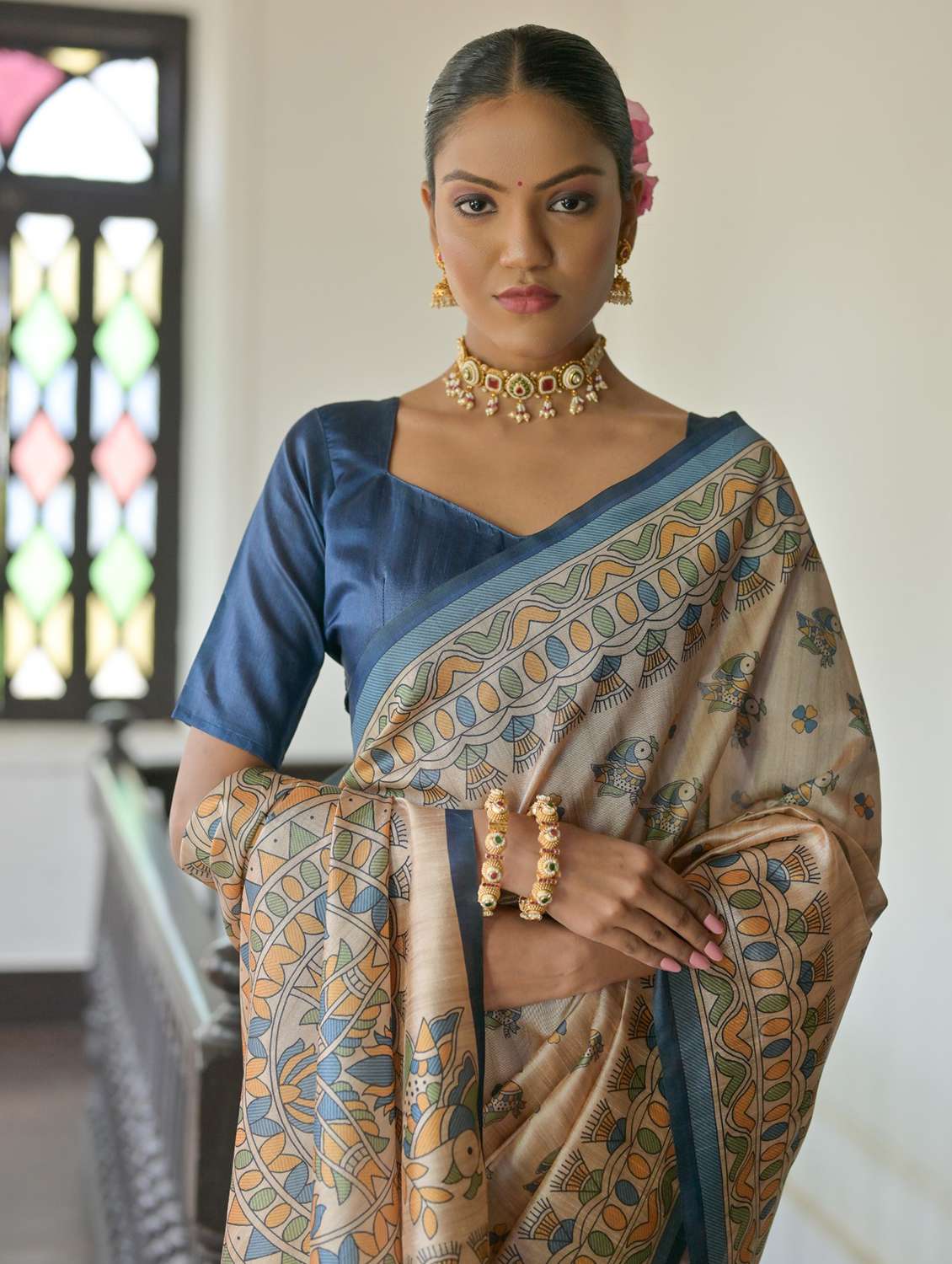 women mandhubani printed handloom saree with blouse - 21667357 - Standard Image - 2