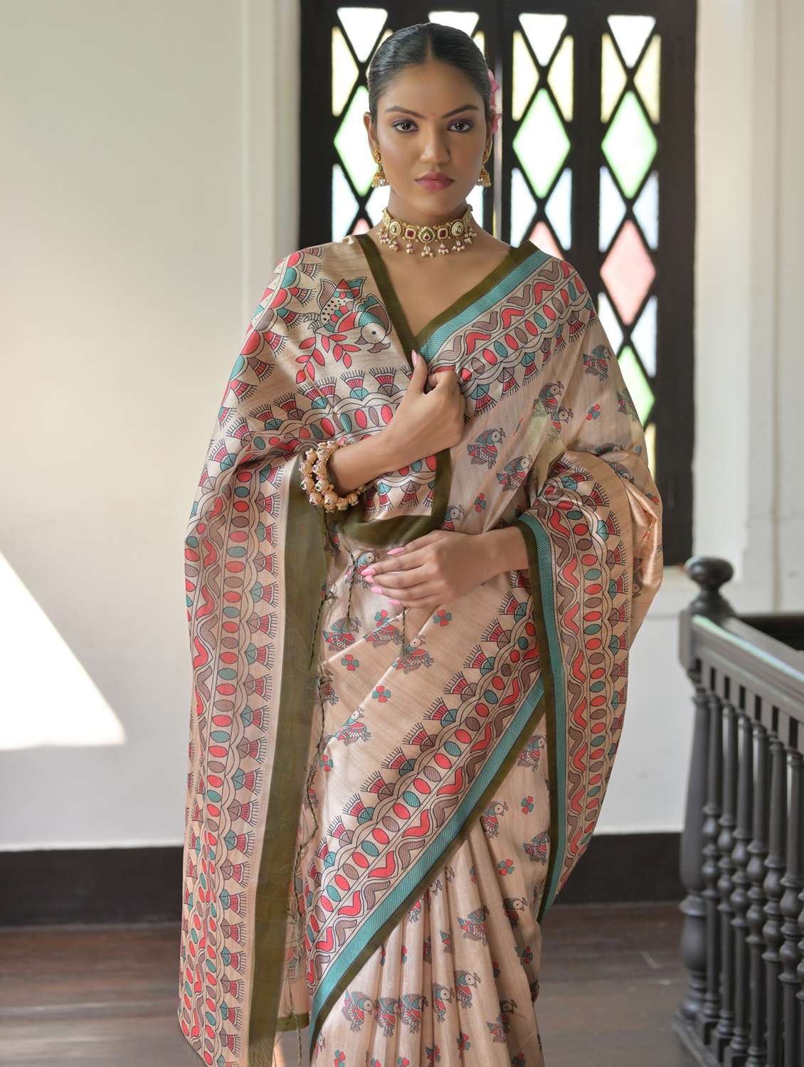 women mandhubani printed handloom saree with blouse - 21667359 - Standard Image - 2