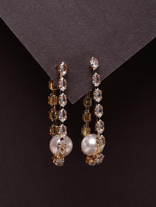 women white stone pearl design hoop earrings - 21667912 -  Standard Image - 0