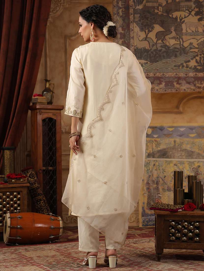 women zari work kurta pant set with dupatta - 21668131 - Standard Image - 2