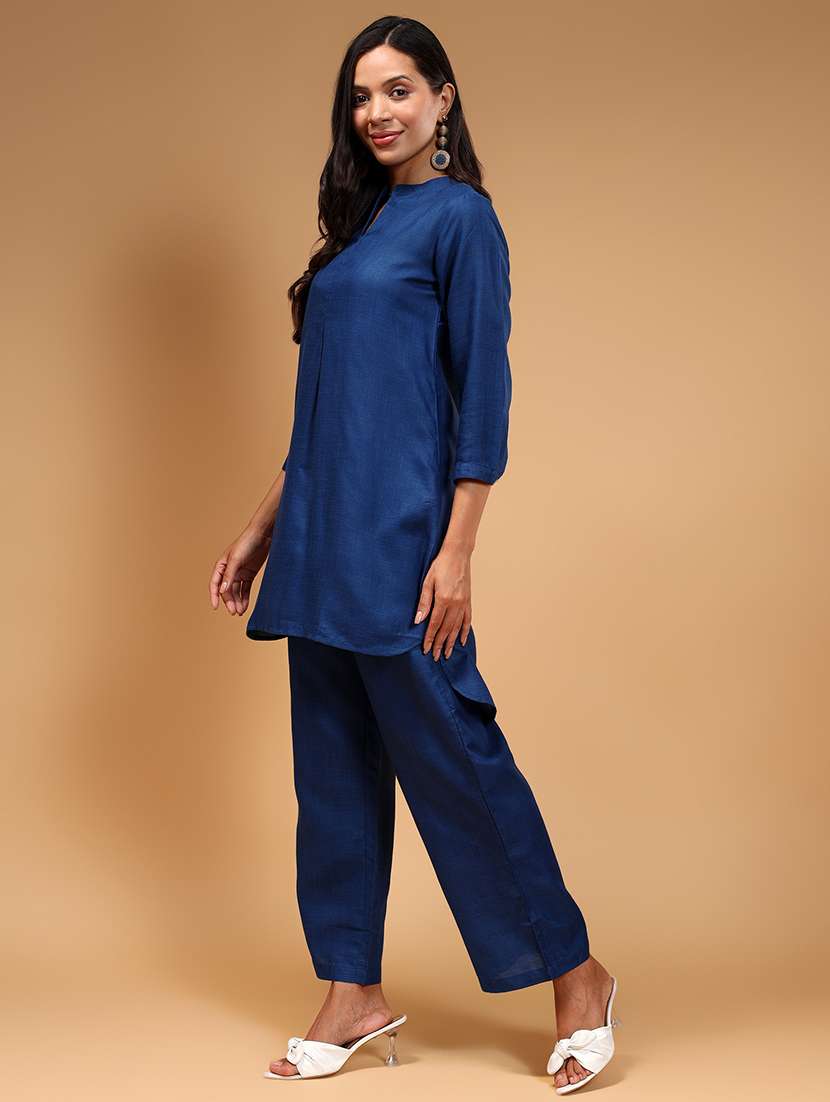 women solid notch neck co-ords set - 21668333 - Standard Image - 2