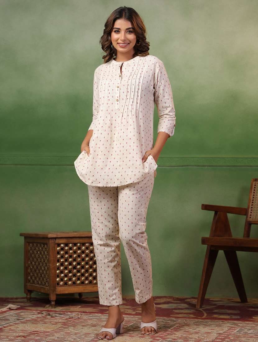 women printed manfdarin neck kurta pant set
