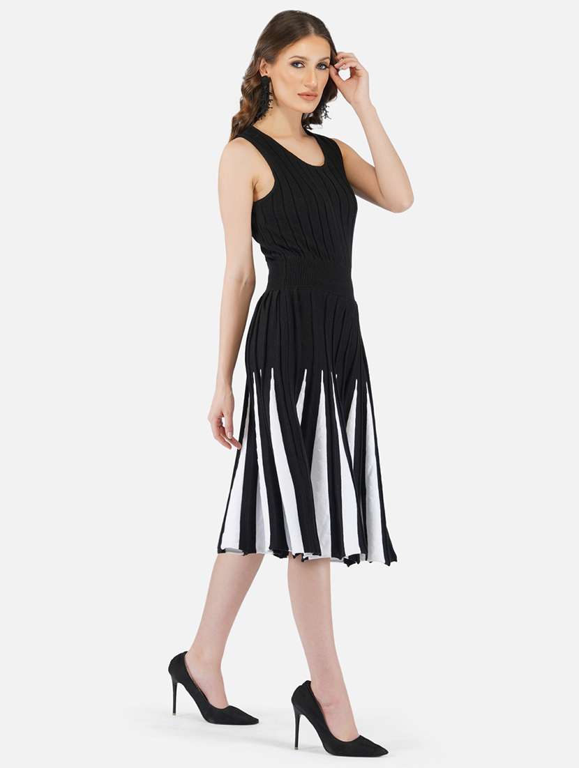 women sleeveless acrylic dress - 21669667 -  Standard Image - 2