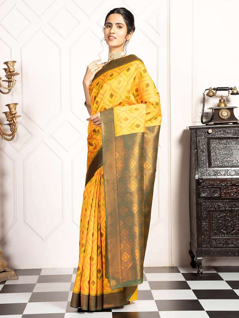 women self design pochampalli saree with blouse - 21669972 -  Zoom Image - 0