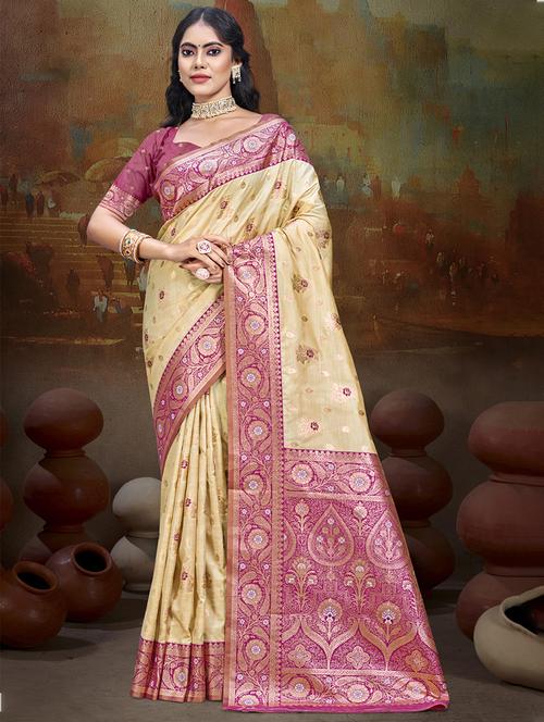 women self design bordered saree with blouse - 21671136 -  Standard Image - 0