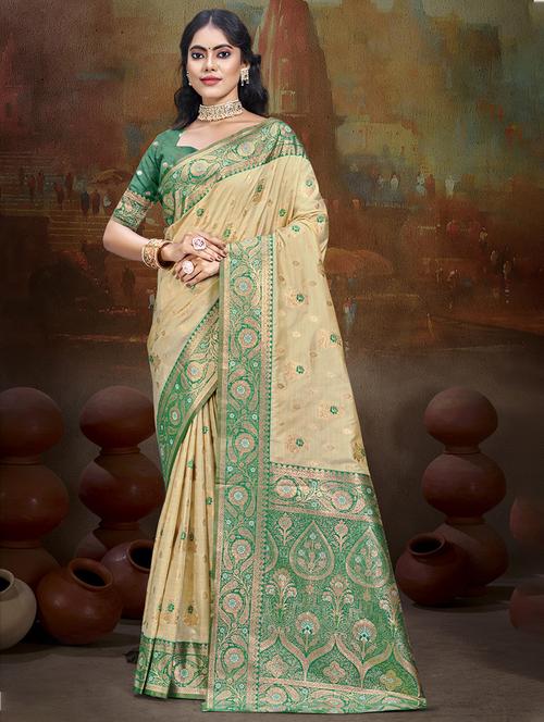 women self design bordered saree with blouse - 21671138 - Standard Image - 0