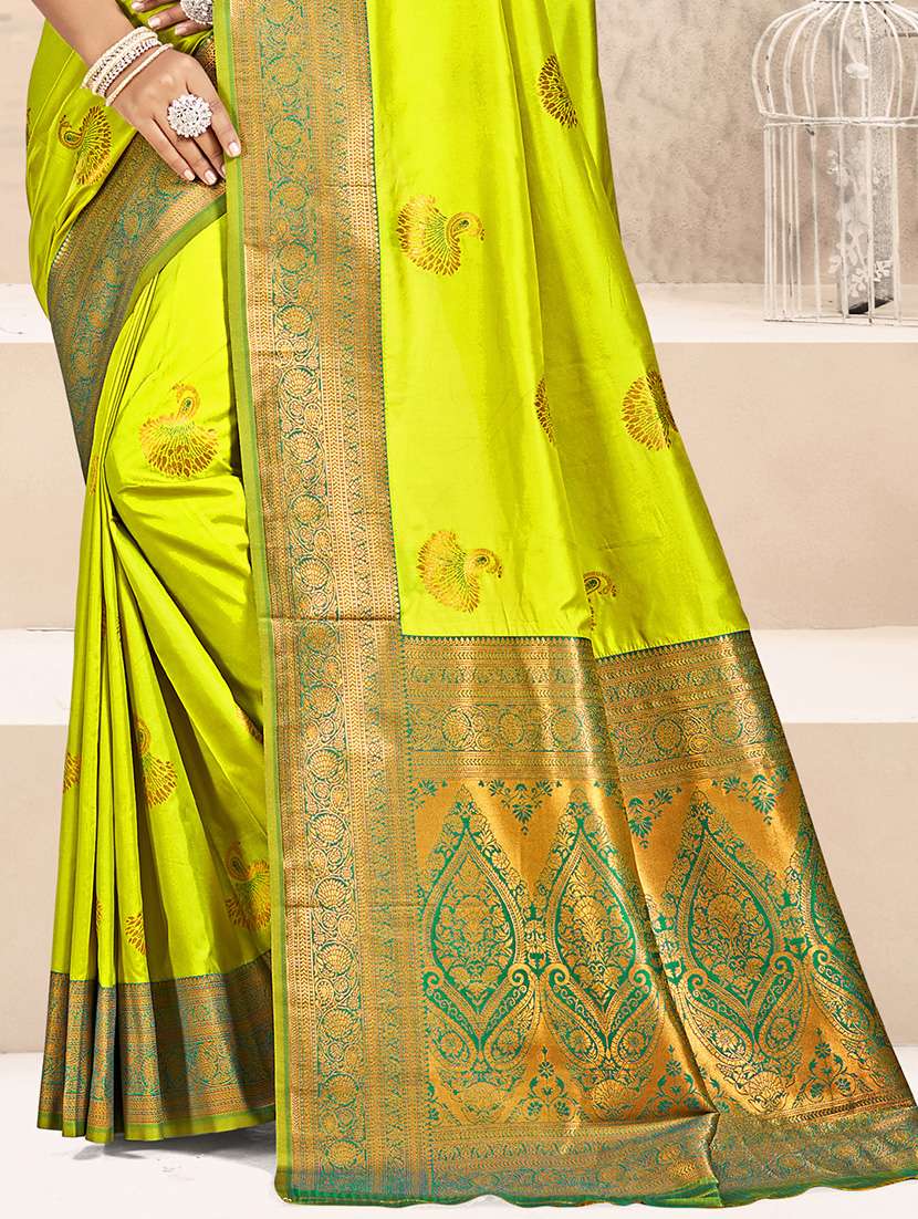 women self design bordered saree with blouse - 21671194 - Standard Image - 2