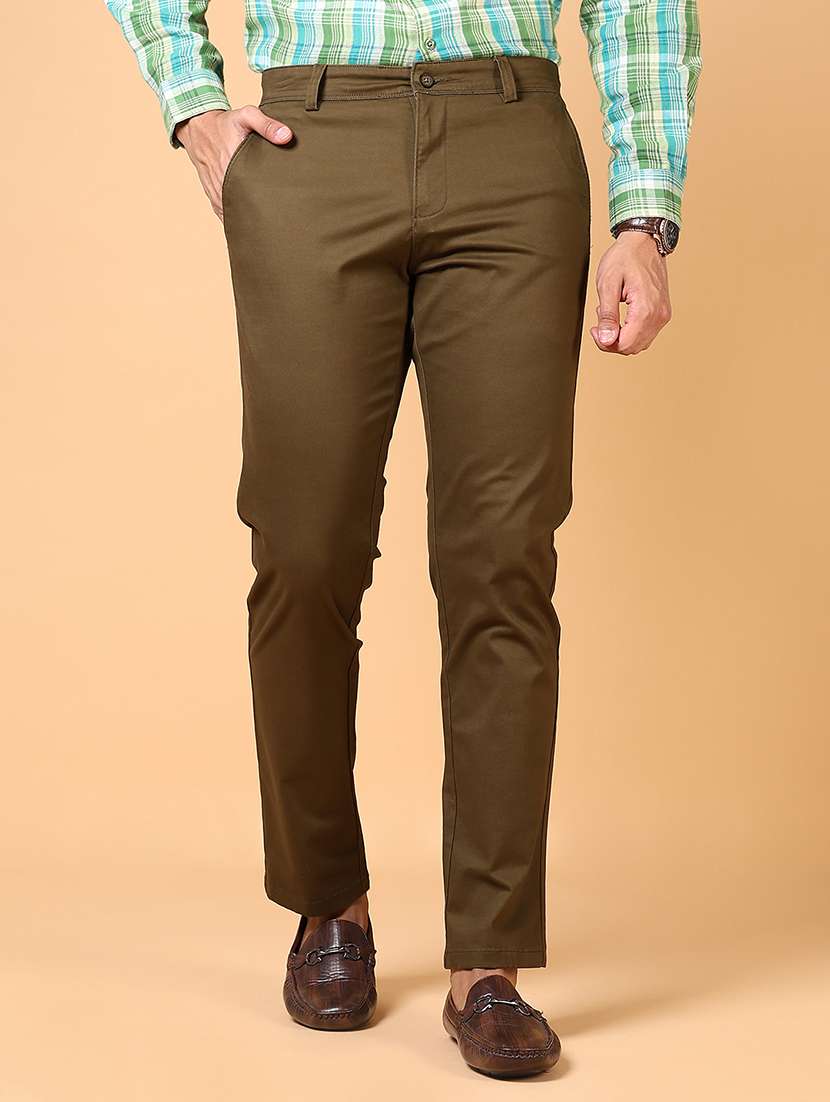 men solid mid rise chinos 