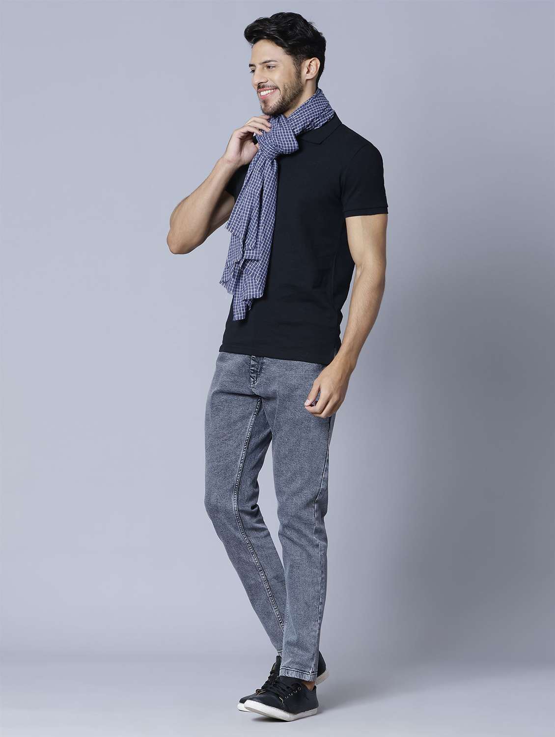 men elegant checkered shawl - 21673218 -  Standard Image - 2