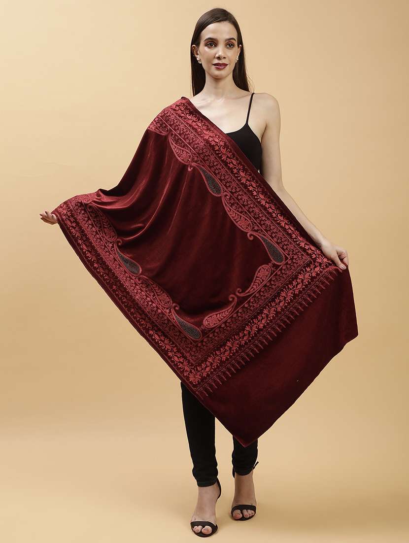 women embroidered velvet shawl