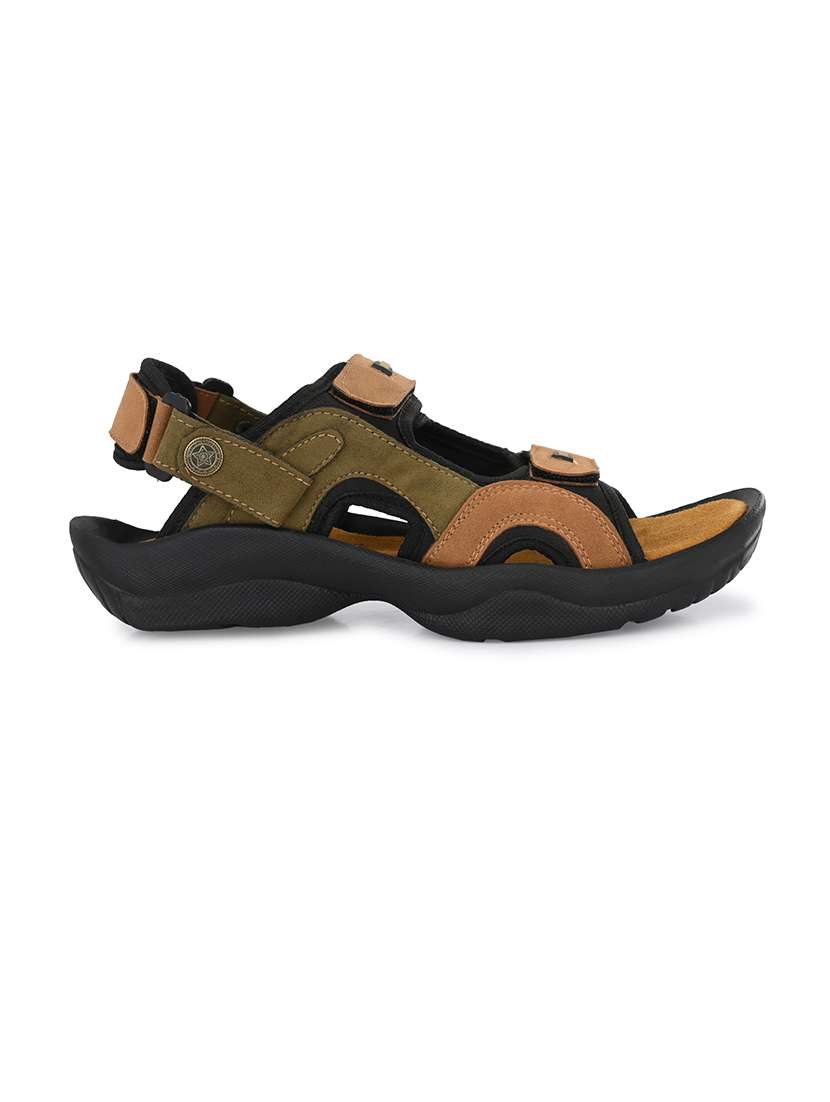men back strap floater - 21674503 -  Standard Image - 2