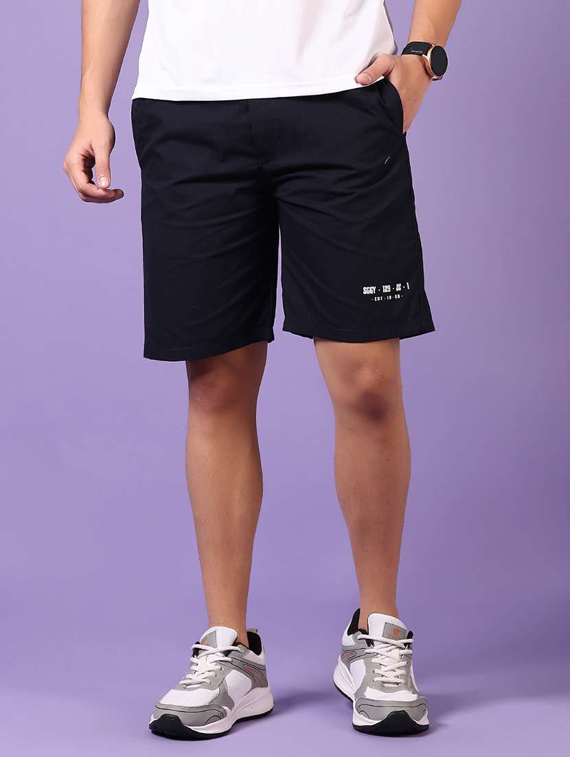 men solid mid rise shorts