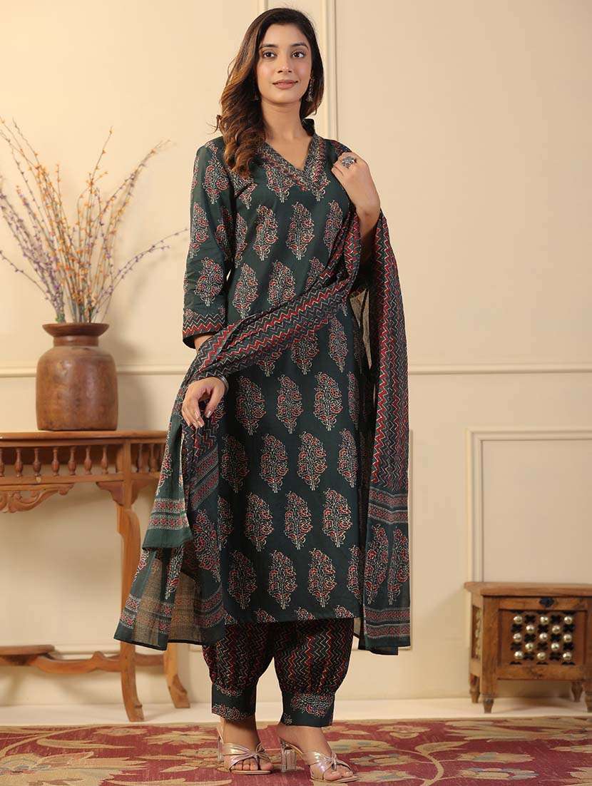 women three quarter sleeve kurta salwar with dupatta set - 21675366 - Standard Image - 2
