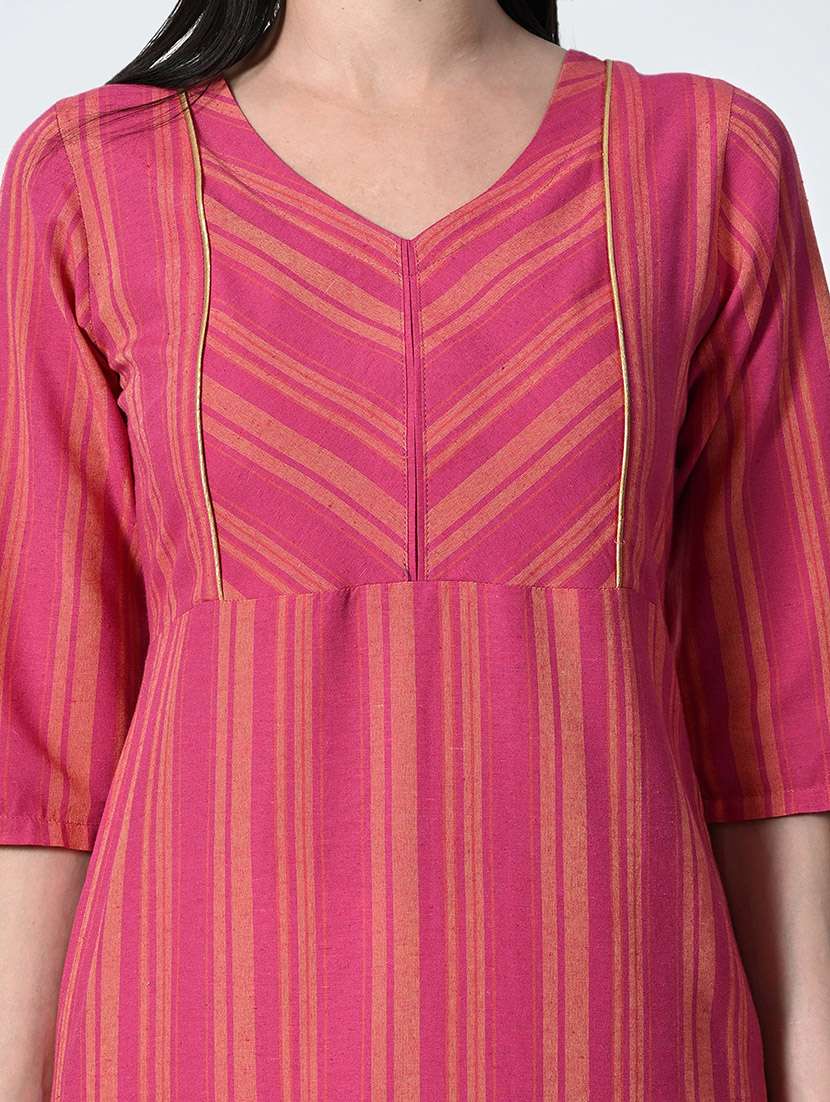 Womne Striped Elbow Sleeve Straight Kurta 