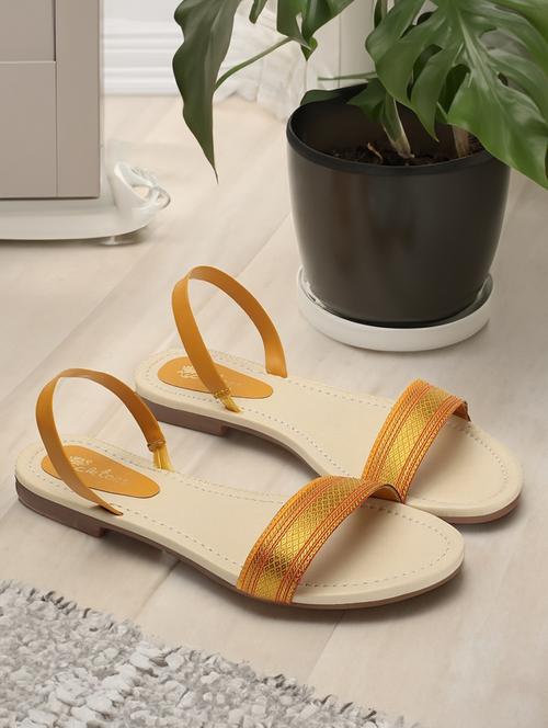 women self design back strap sandal - 21676646 -  Standard Image - 0