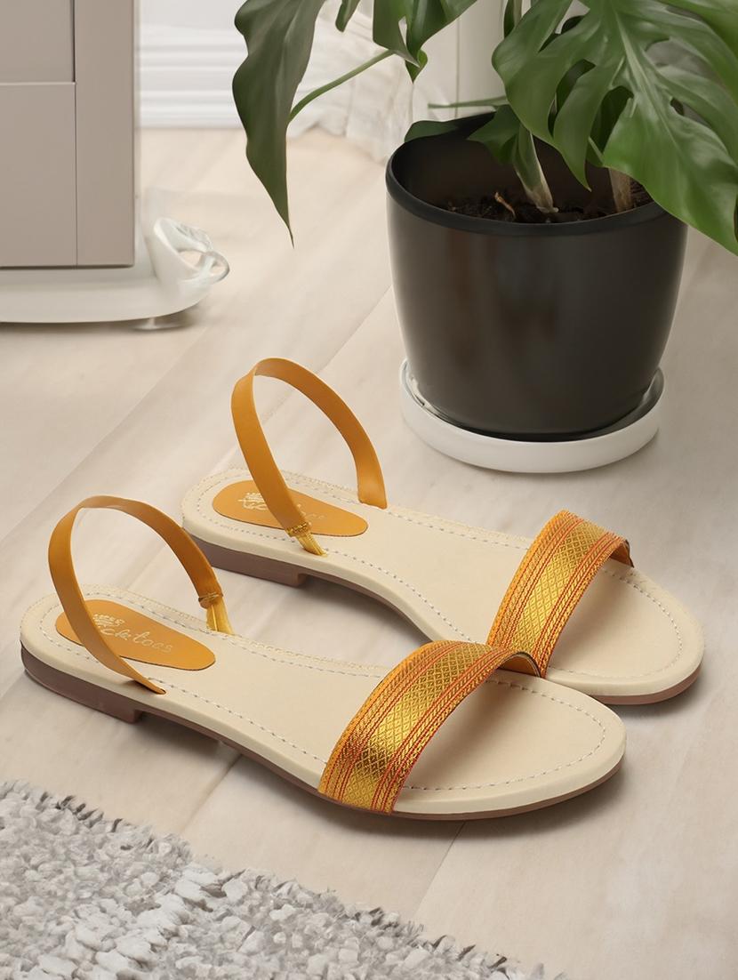 women self design back strap sandal - 21676646 -  Zoom Image - 0