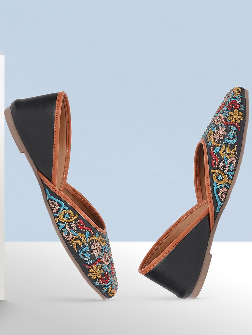 women embellished slip on jutis  - 21676664 -  Zoom Image - 0
