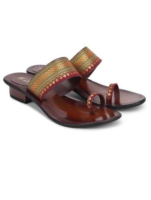 women zari work one toe sandal - 21676692 - Standard Image - 0