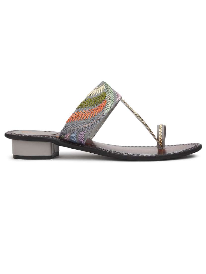 women embroidered one toe sandal - 21676729 - Standard Image - 2