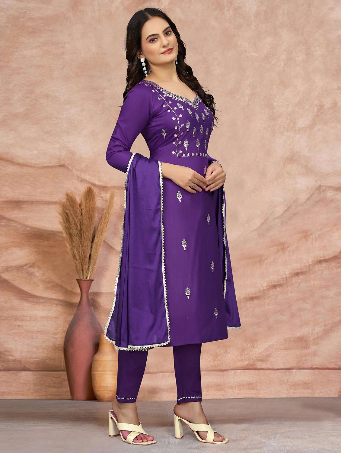 women embroidered kurta pant set with duaptta - 21677773 -  Standard Image - 2