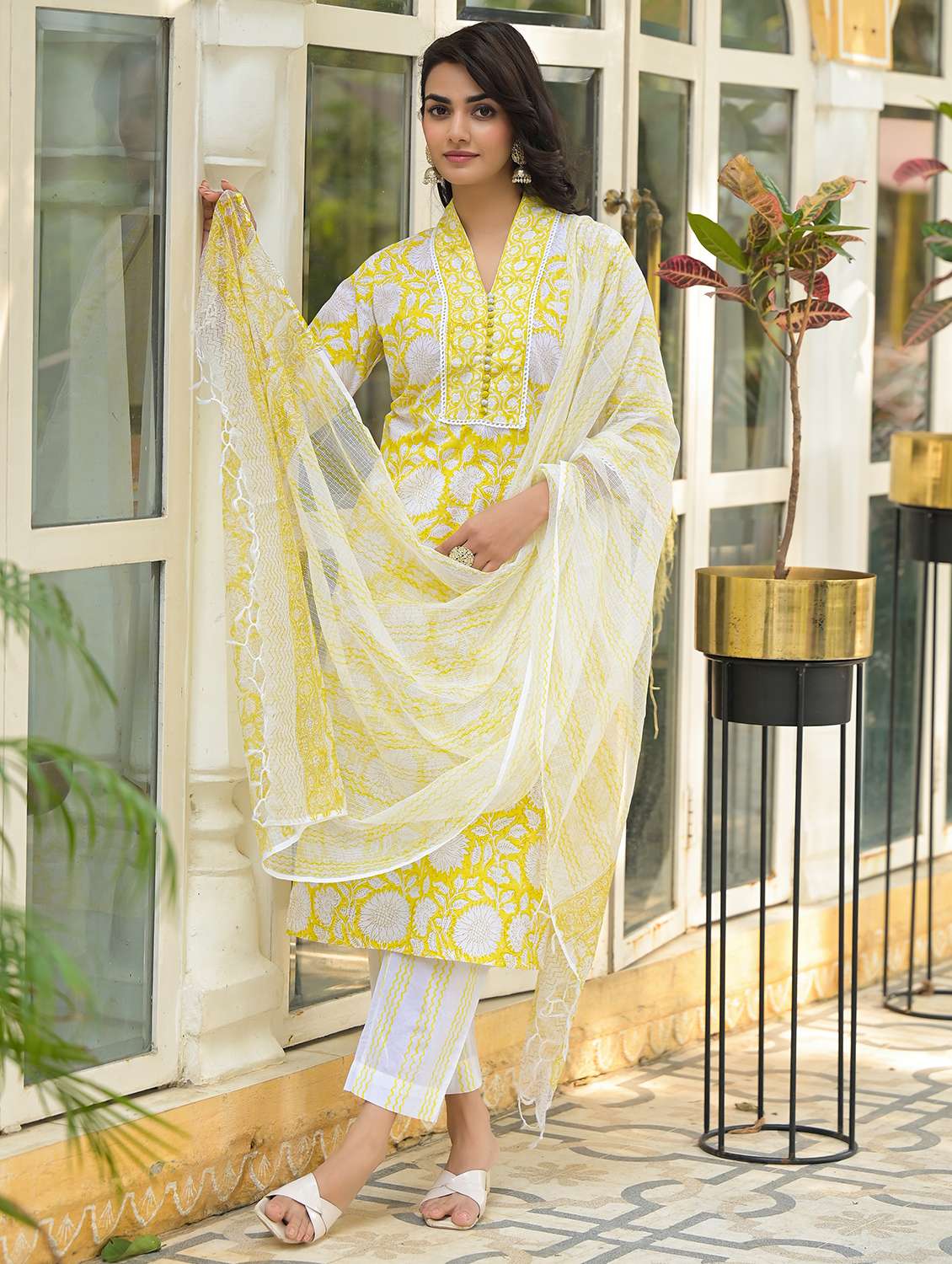women three quarter sleeve kurta pant with dupatta set - 21678405 - Standard Image - 2