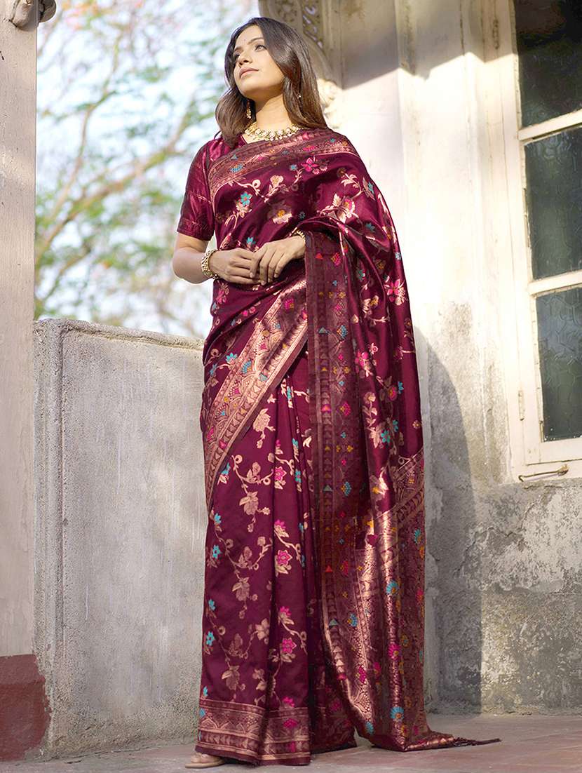 women self design banarasi saree with blouse