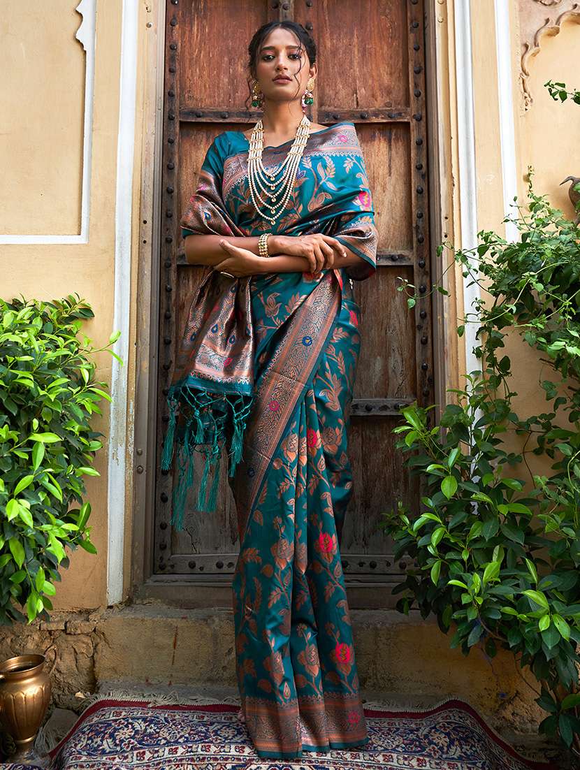 women self design banarasi saree with blouse