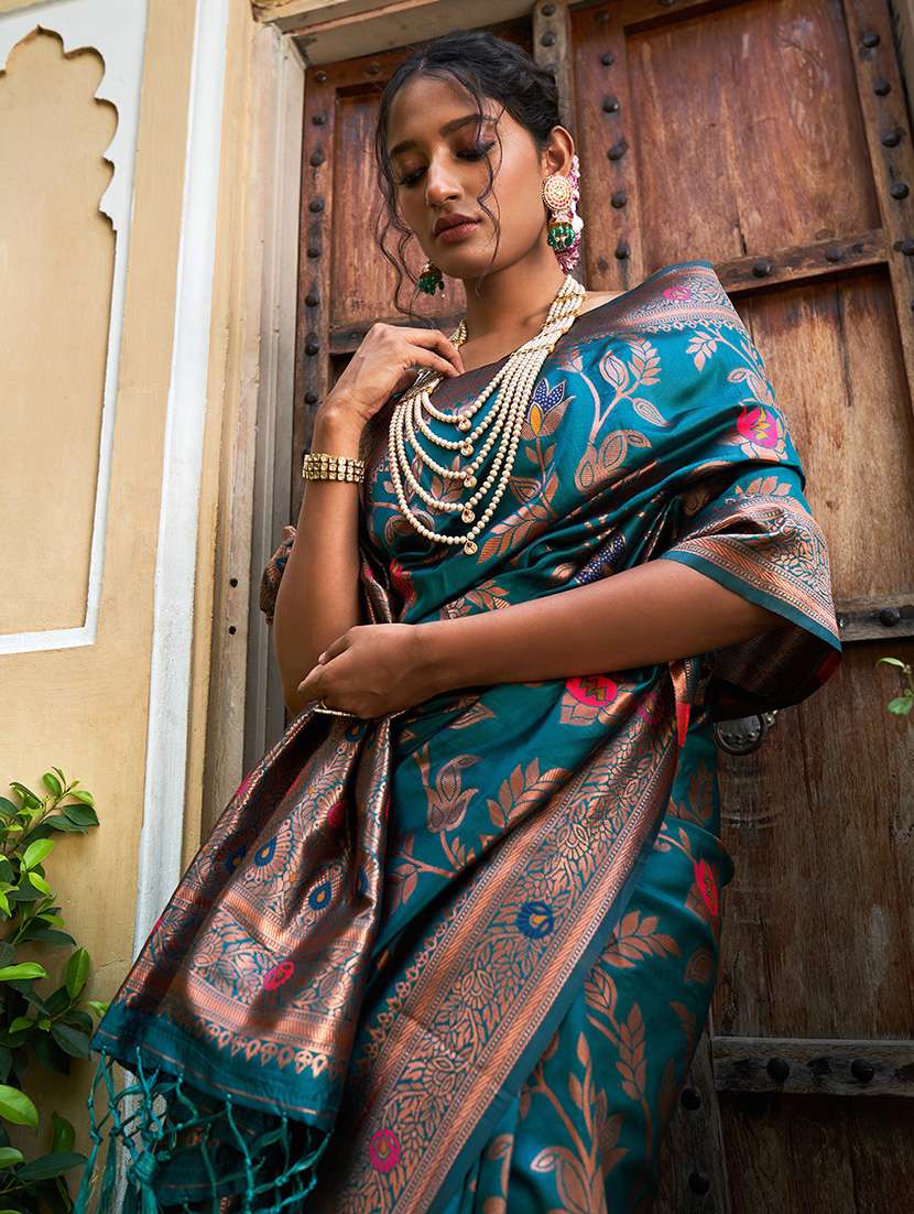 women self design banarasi saree with blouse - 21678722 -  Standard Image - 2