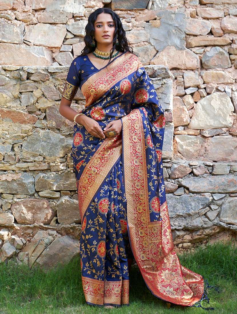 women self design banarasi saree with blouse