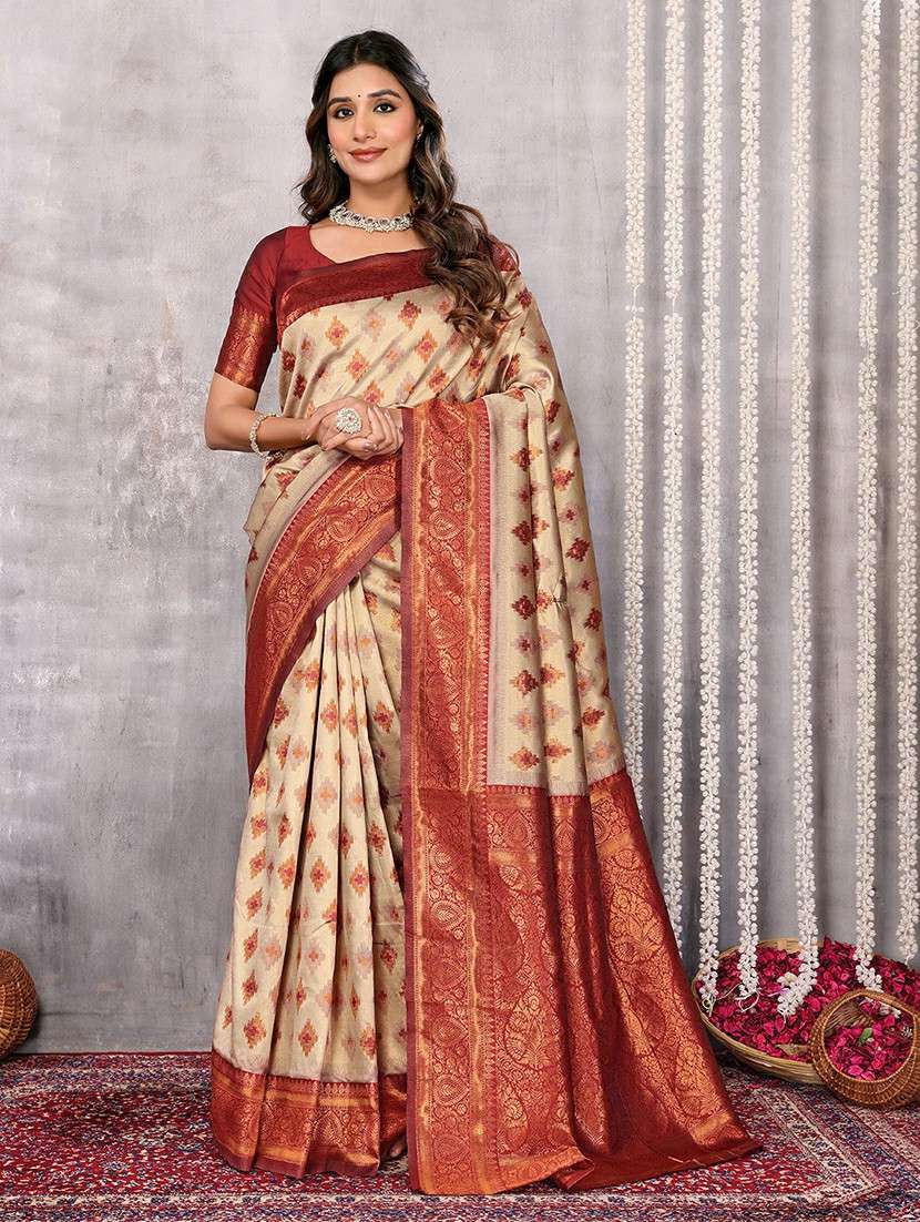 women self design kanjivaram saree with blouse