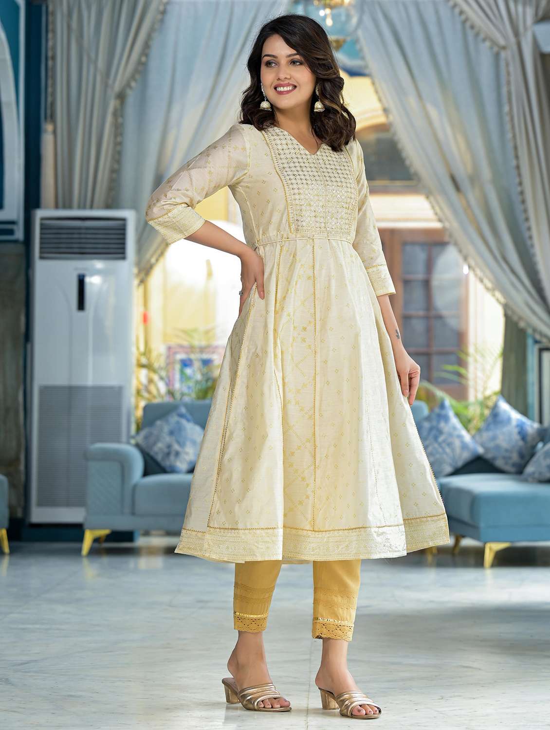 women off-white self design anarkali kurta - 21679198 -  Standard Image - 2