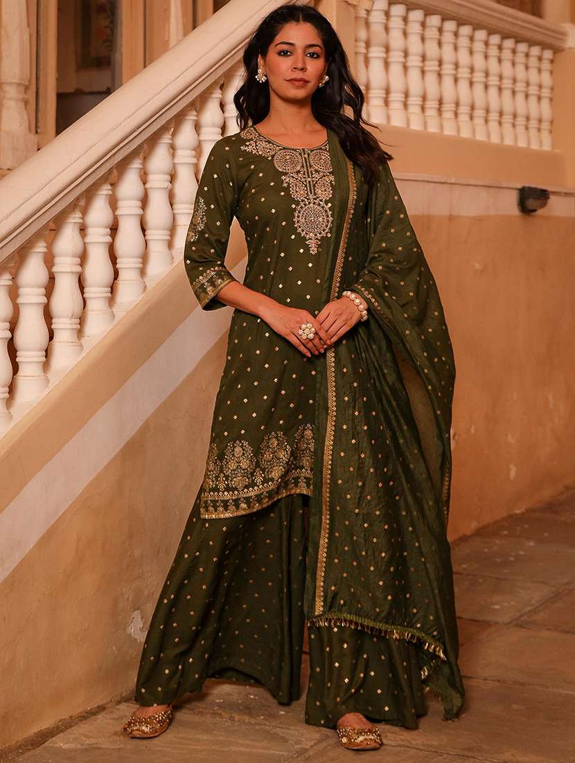 women foil print kurta sharara set with dupatta