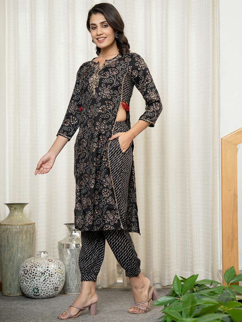 women black floral notch neck kurta salwar set - 21679284 -  Standard Image - 2