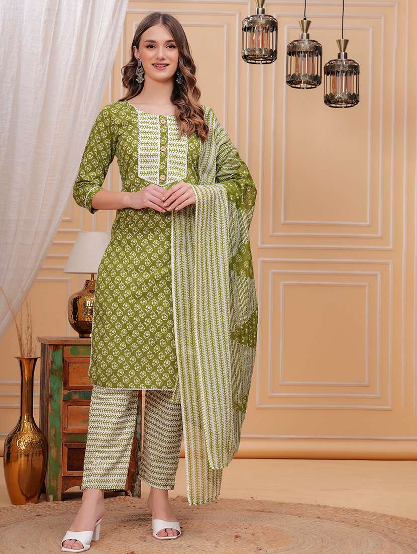 women three quarter sleeve suit set