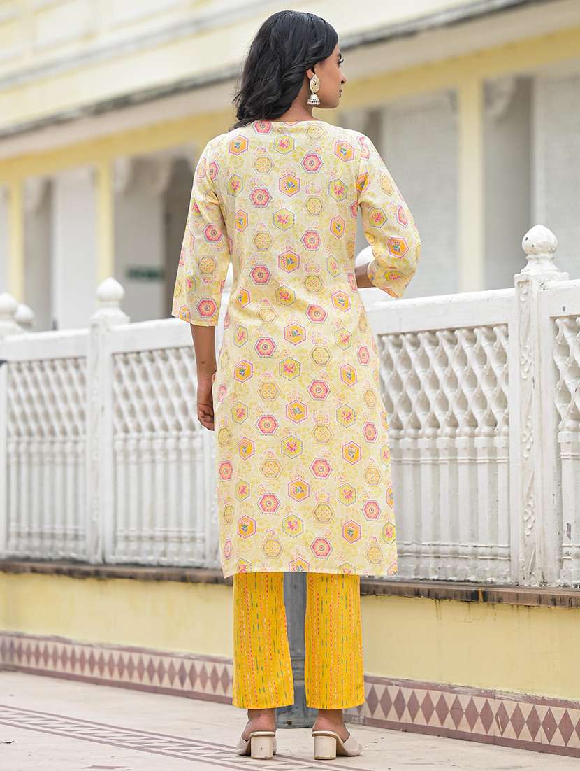 women printed kurta pant set with dupatta - 21680547 -  Standard Image - 2