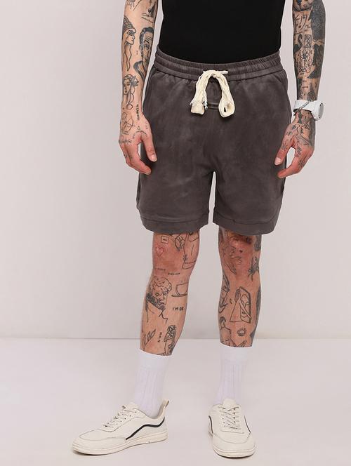 men mid rise solid shorts - 21682398 -  Standard Image - 0