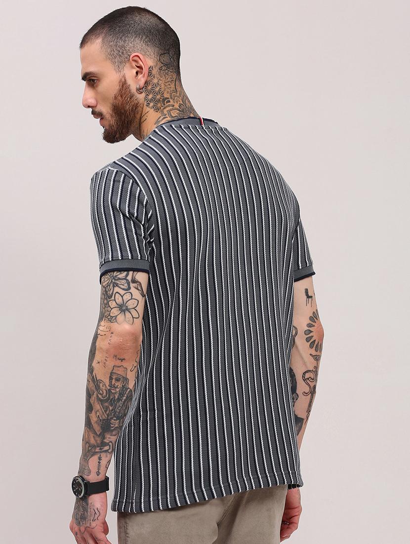 men short sleeves striped t-shirt - 21682481 - Standard Image - 2