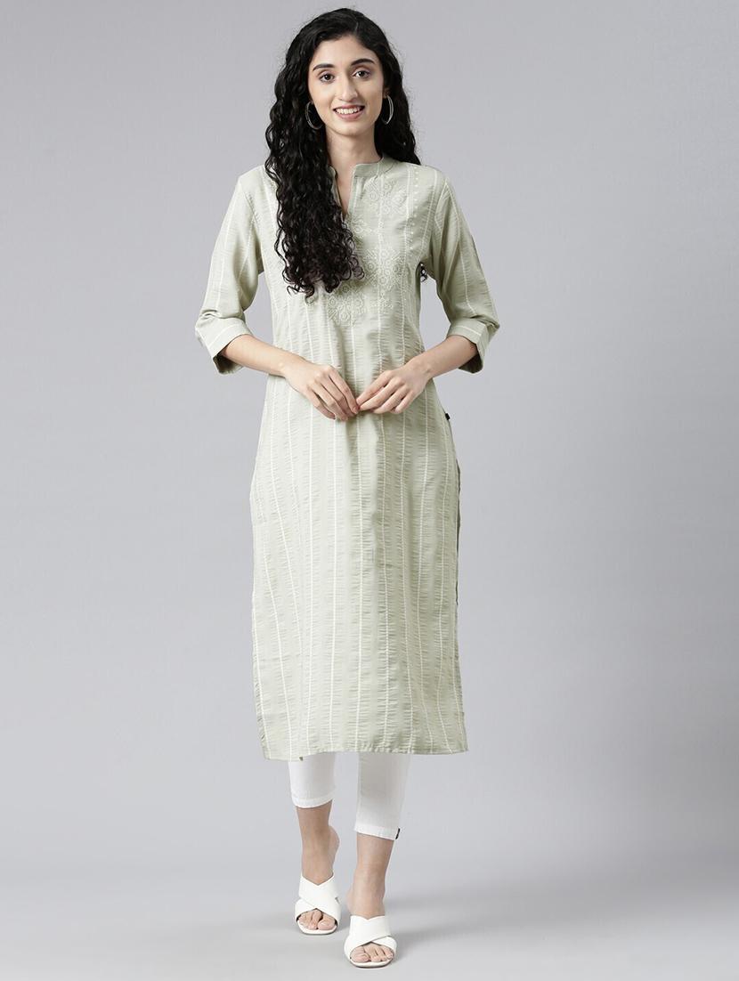 women mandarin neck embroidered straight kurta - 21682737 - Zoom Image - 0