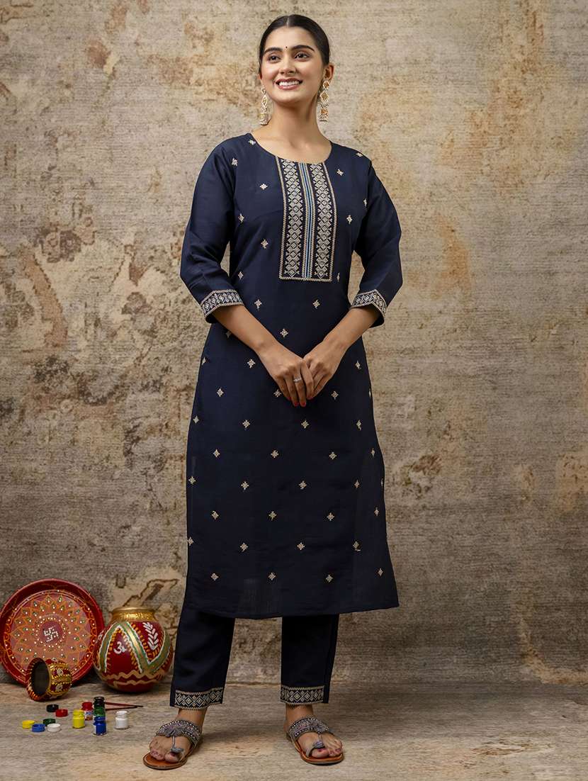 women three quarter sleeve kurta pant with dupatta set - 21684134 -  Standard Image - 2