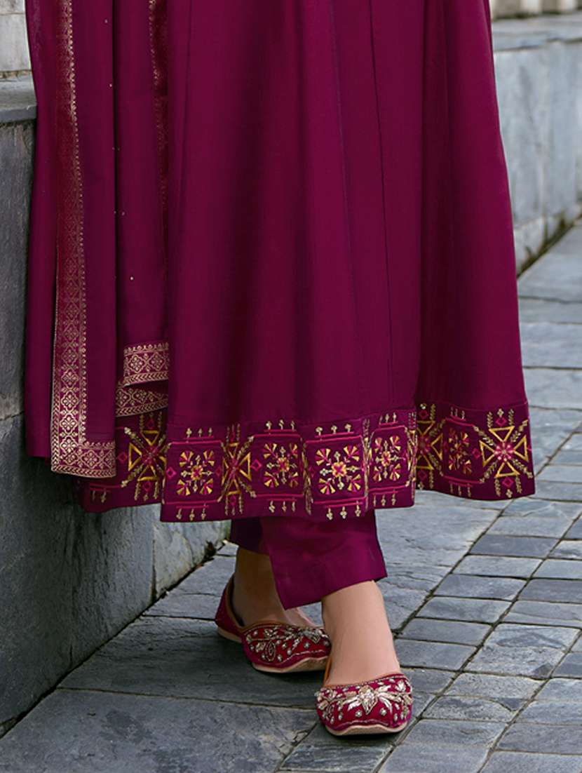 women three quarter sleeve kurta pant with dupatta set - 21684158 - Standard Image - 2