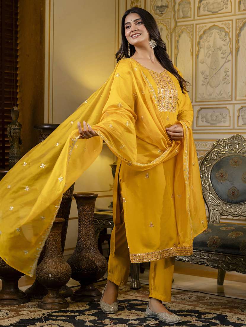women three quarter sleeve kurta palazzo with dupatta set - 21684176 - Standard Image - 2