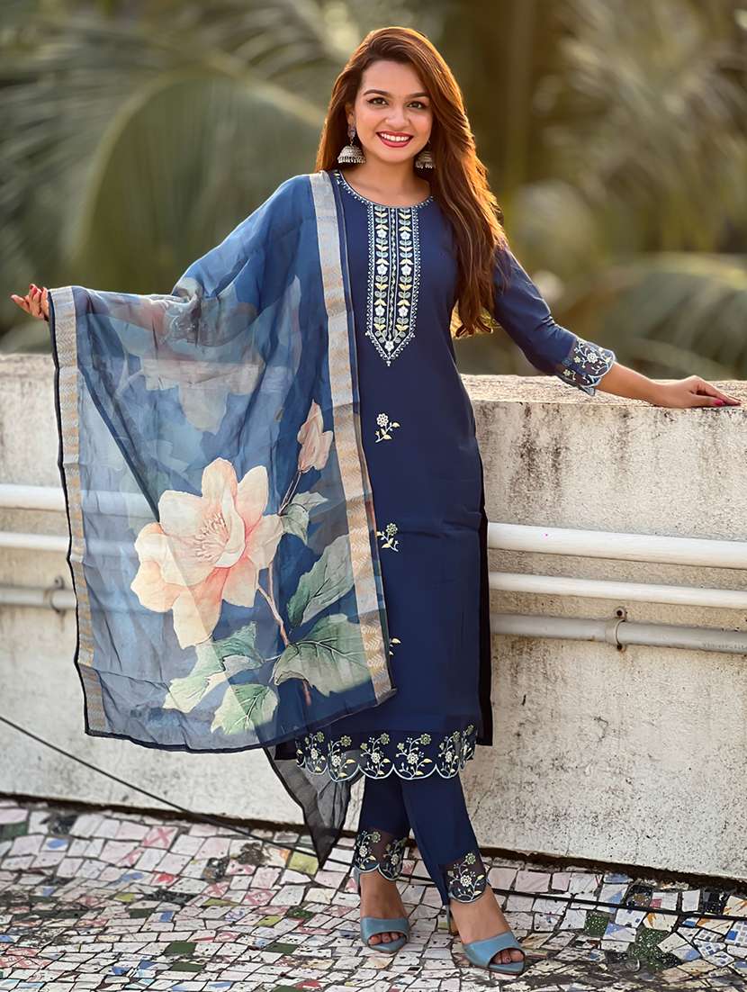 women three quarter sleeve kurta pant with dupatta set