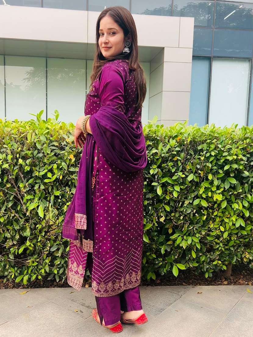 women three quarter sleeve kurta pant with dupatta set - 21684273 -  Standard Image - 2