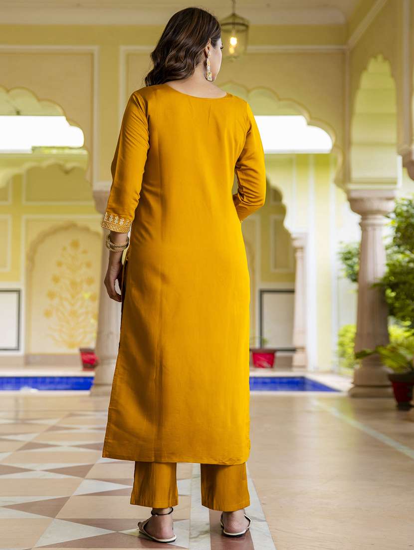 women three quarter sleeve kurta pant with dupatta set - 21684287 -  Standard Image - 2