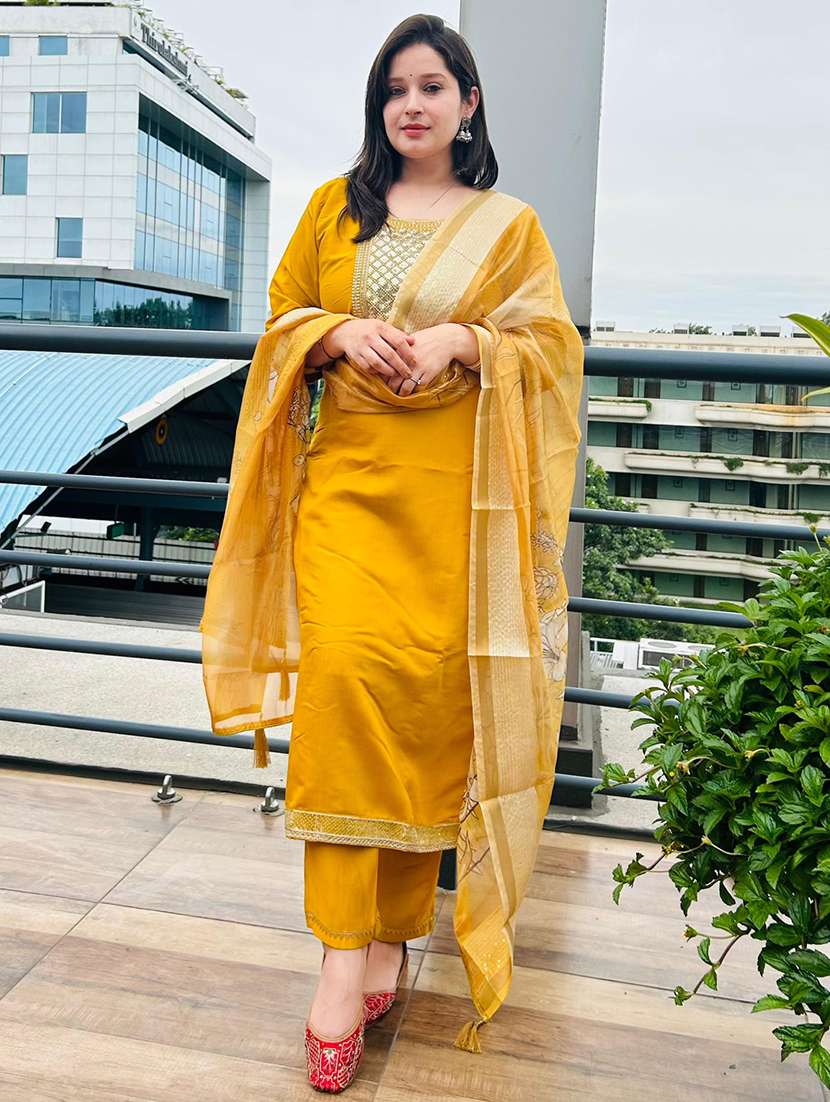 women three quarter sleeve kurta pant with dupatta set