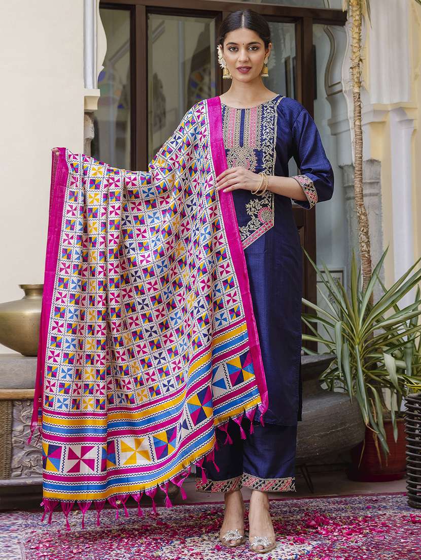 women three quarter sleeve kurta pant with dupatta set