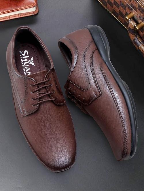men brown lace-up derby - 21685833 -  Standard Image - 0