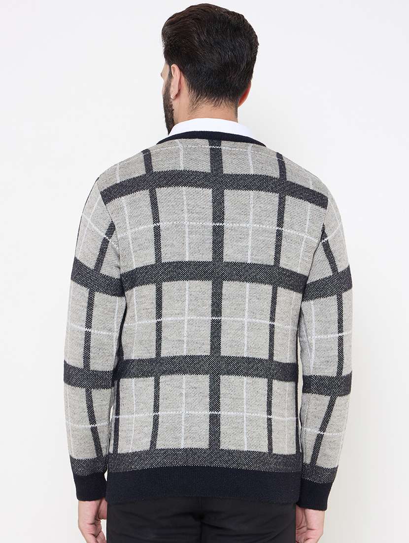 men long sleeves checkered pullover - 21686336 -  Standard Image - 2
