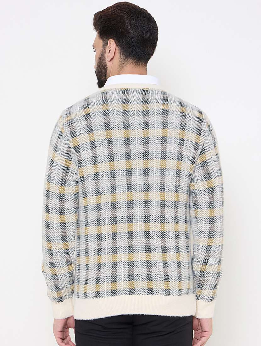 men long sleeves checkered pullover - 21686339 -  Standard Image - 2