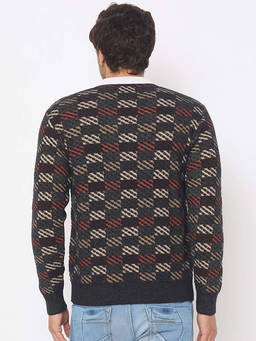 men long sleeves checkered pullover - 21686370 -  Standard Image - 2